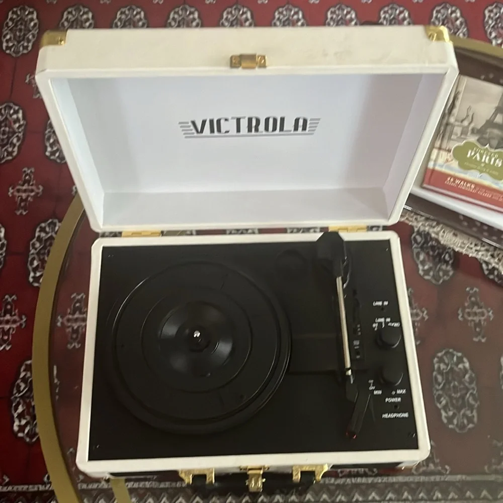 Vintage White Victrola Record Player - Picture 2 of 3
